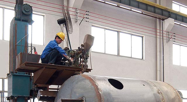 全自動焊接設(shè)備,工作效率高、焊縫平整、線條清晰