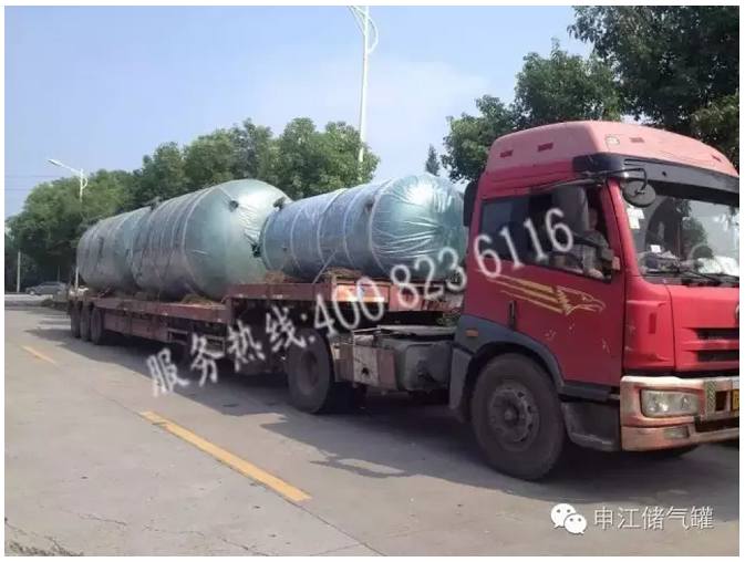 大卡車(chē)運(yùn)送